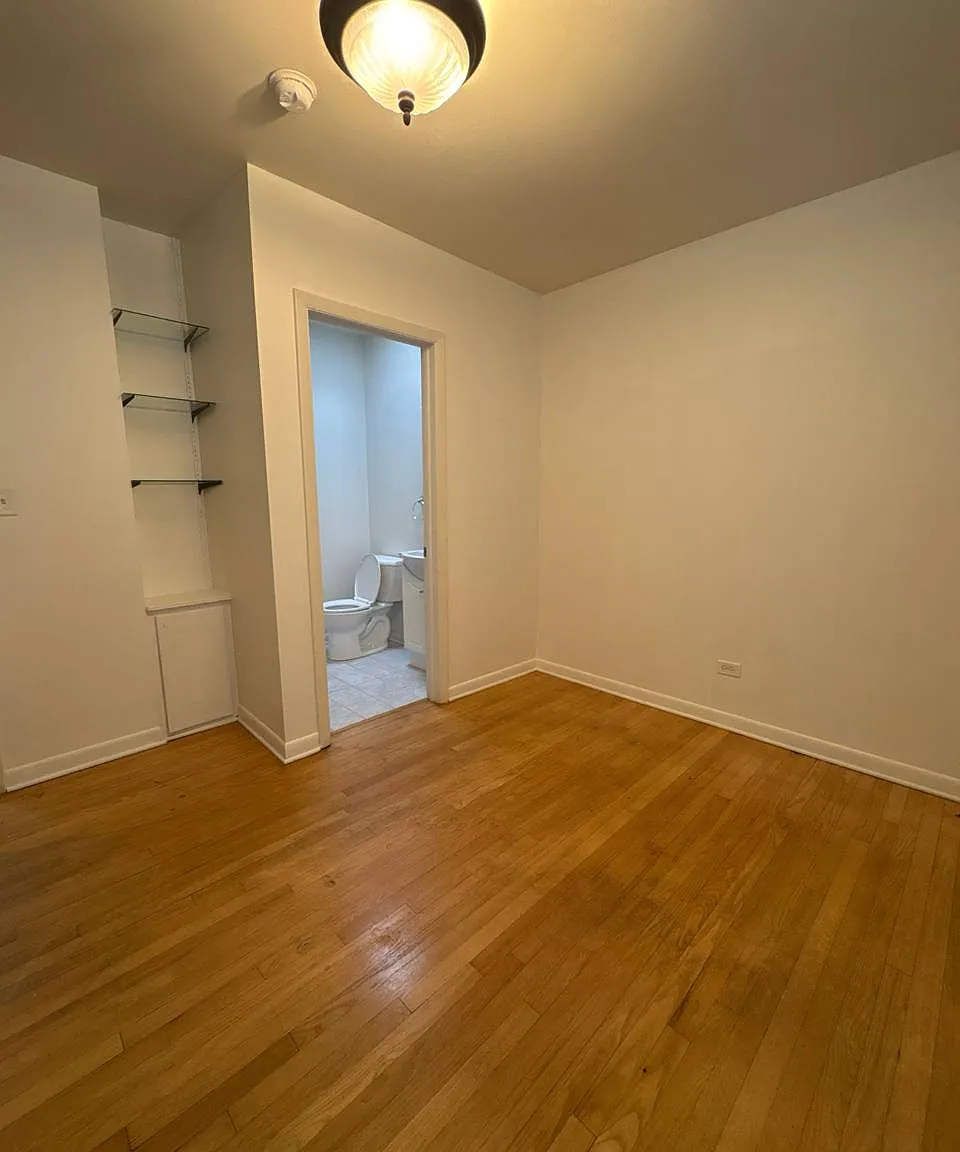 2 bed, 1.5 bath, 1100 sqft, $1,700 — Photo 1