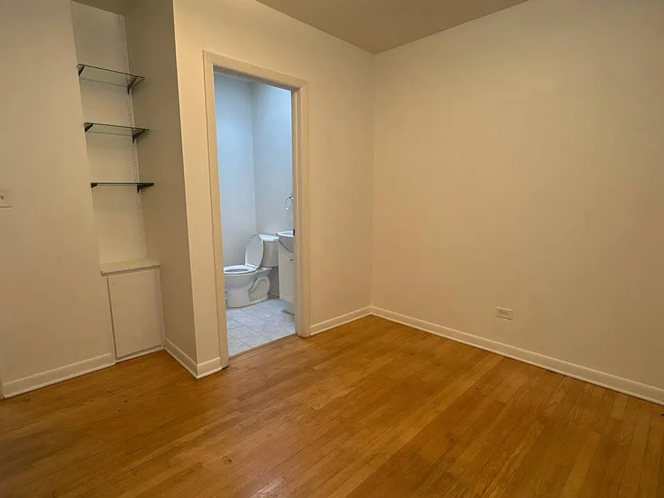 8827 Grand Ave #2R