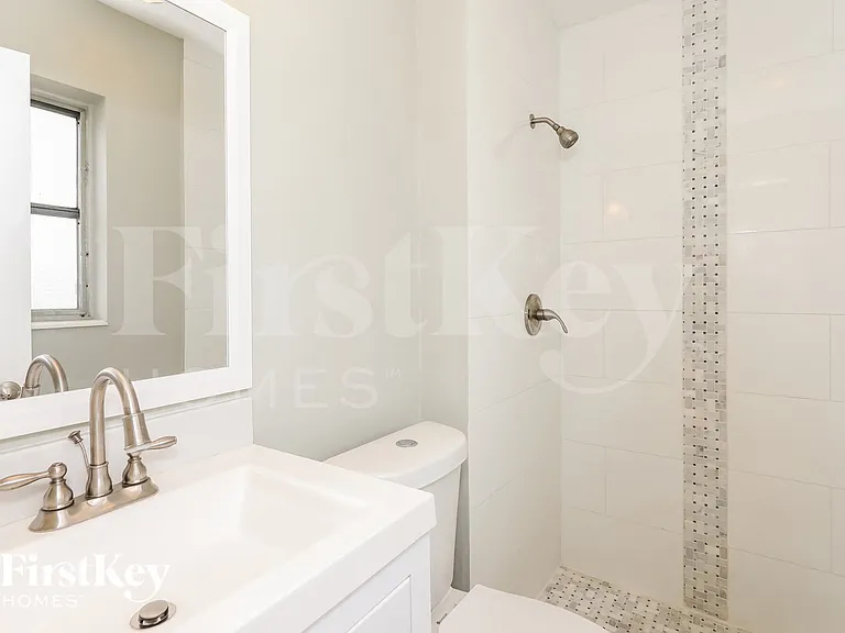 327 Azalea St — Photo 13