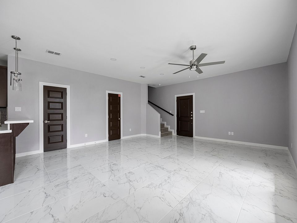 1st image of 1305 E Daffodil Ave #D