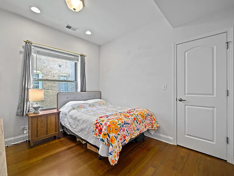 1949 W Leland Ave #1 — Photo 9
