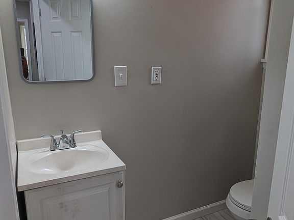 5th image of 1515 W Westmoreland St Floor 3