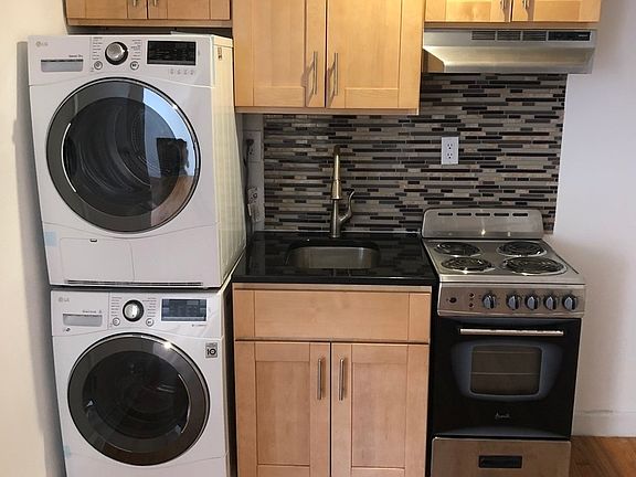 3rd image of 176 Elizabeth St APT 5