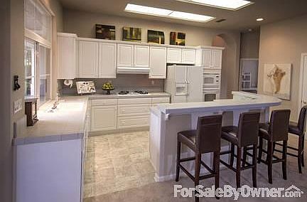 Beautiful Kitchen
						:
						Kitchen features new appliances, flooring and four bar stools included!