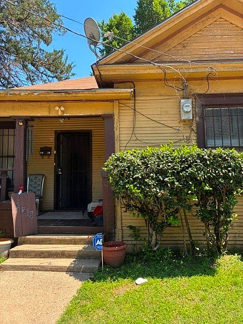 1st image of 2618 Pine St