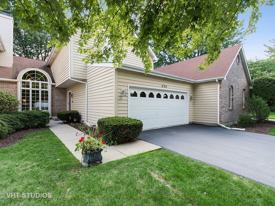 1st image of 926 Gosselin Cir