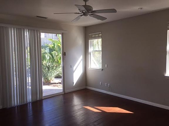 5th image of 650 Arcadia Bluff Ct