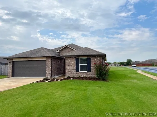 3201 SE Rushmore St, Bartlesville, OK 74006