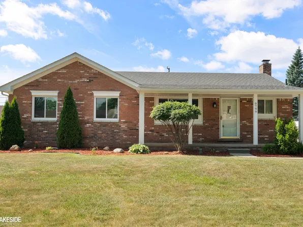 8799 Essen Dr, Sterling Heights, MI 48314