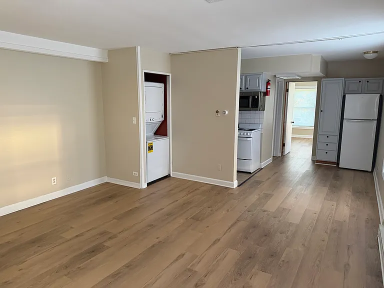 45 S Lincoln Ave #E — Photo 1