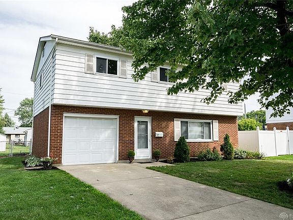 2nd image of 32 Glenada Ct