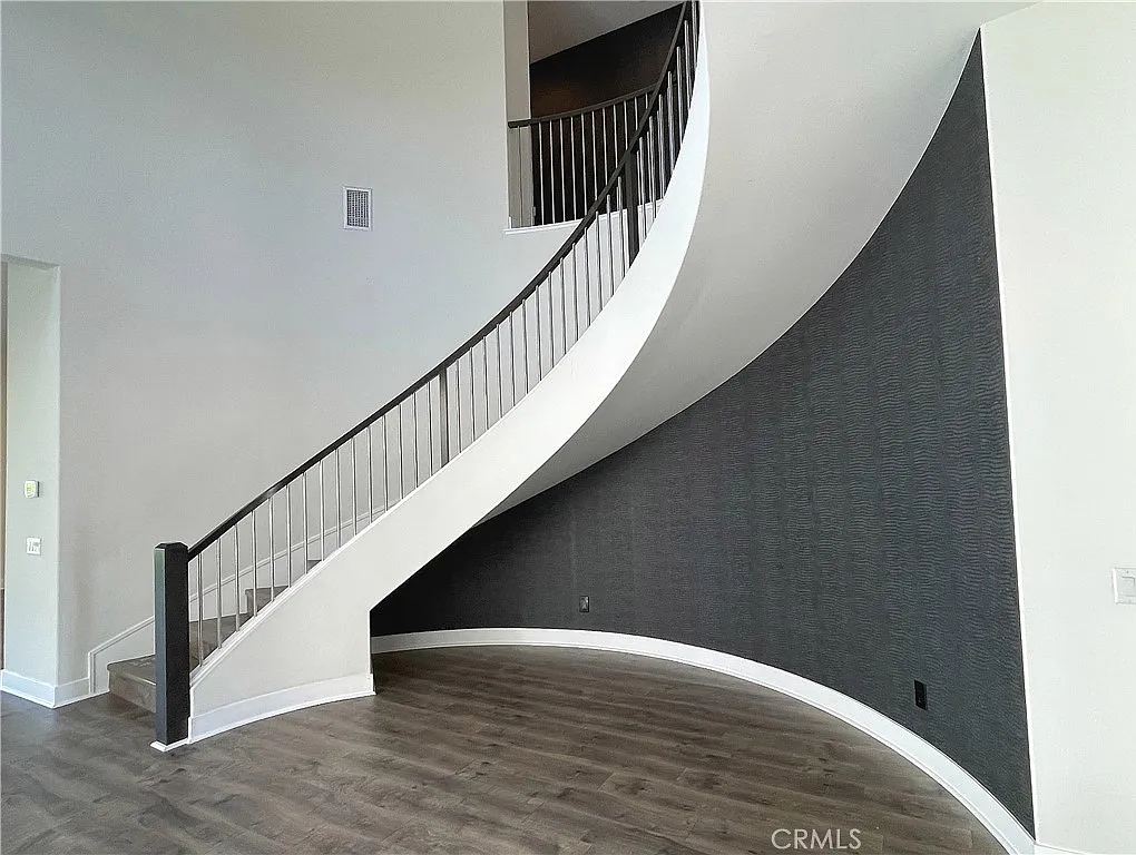 5 bed, 5.5 bath, 5309 sqft, $15,000 — Photo 3