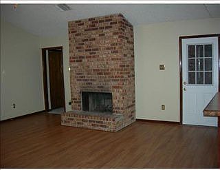 2nd image of 2732 Yorktowne Dr
