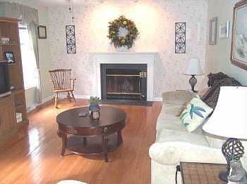 4th image of 17 Westwood St
