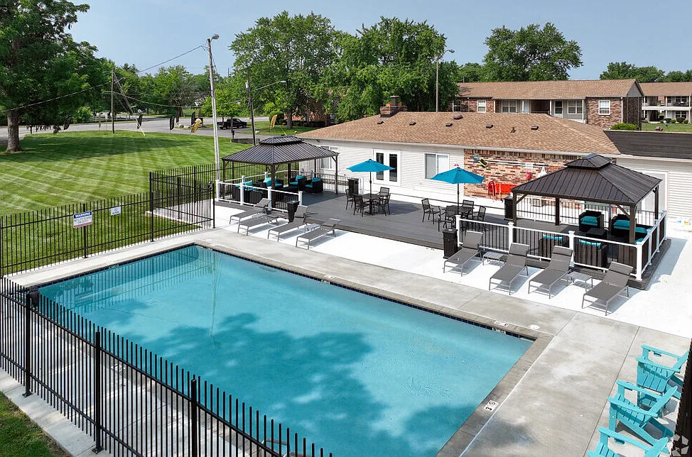 The Sycamores Apartments — Photo 4