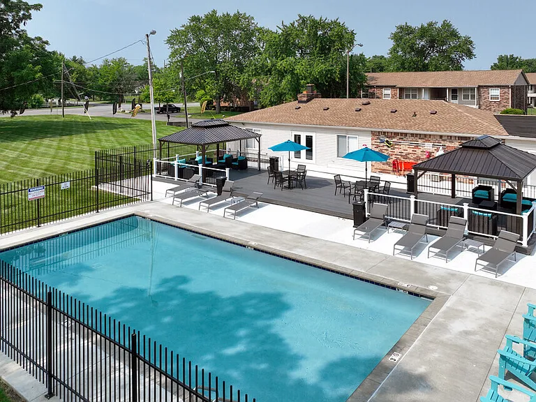 The Sycamores Apartments — Photo 4