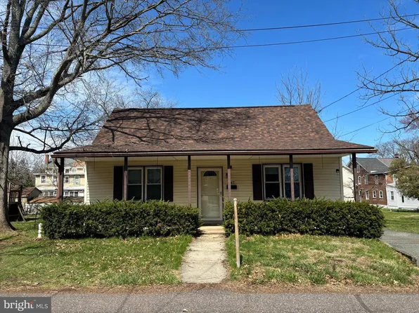 547 Broad St, Spring City, PA 19475