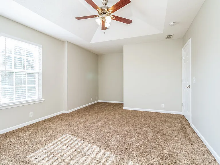 360 Davids Way — Photo 9