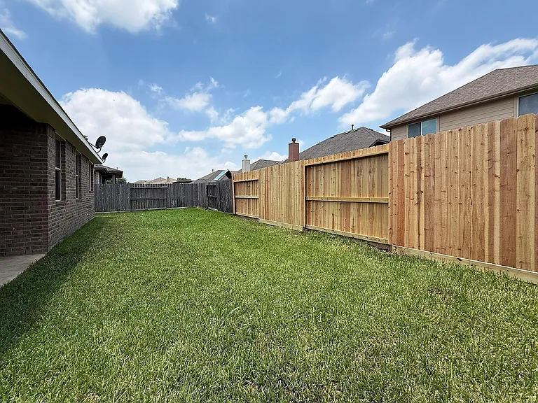 24510 Avellino Ct — Photo 28