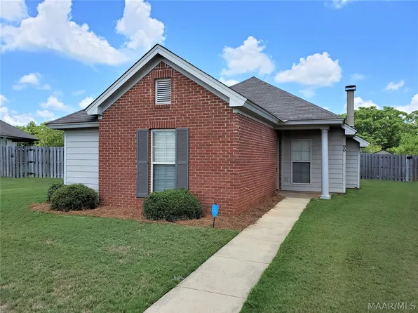 96 Grand Park Dr, Deatsville, AL 36022