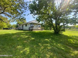 192 Peaceful Ln, Oneida, TN 37841