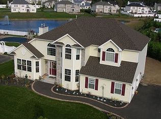 22 Island Trl, Mount Sinai, NY