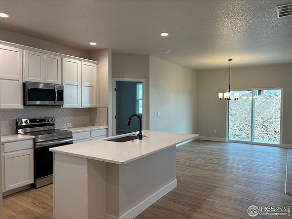 2nd image of 3046 Da Vinci Dr