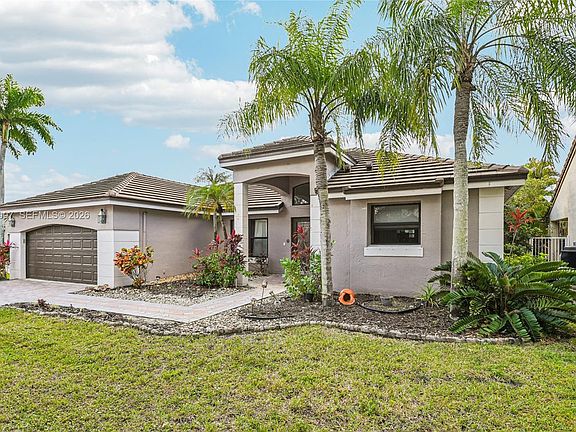4th image of 700 Verona Ct