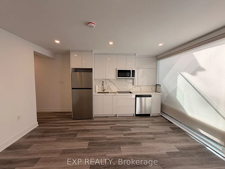 19 Devon Rd #LOWER — Photo 7