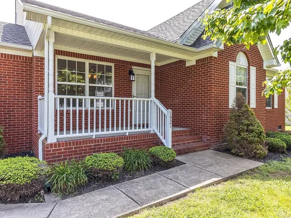 1921 Spears Ln, Columbia, TN 38401