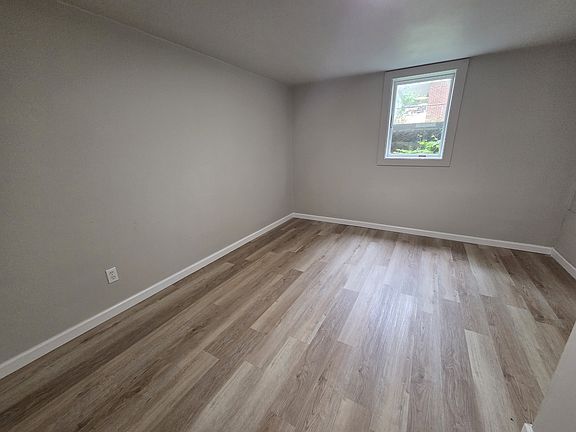 4th image of 834 N Leroy St
