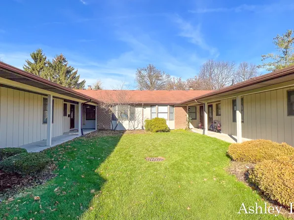 260 Bona Vista Dr NW, Grand Rapids, MI 49504