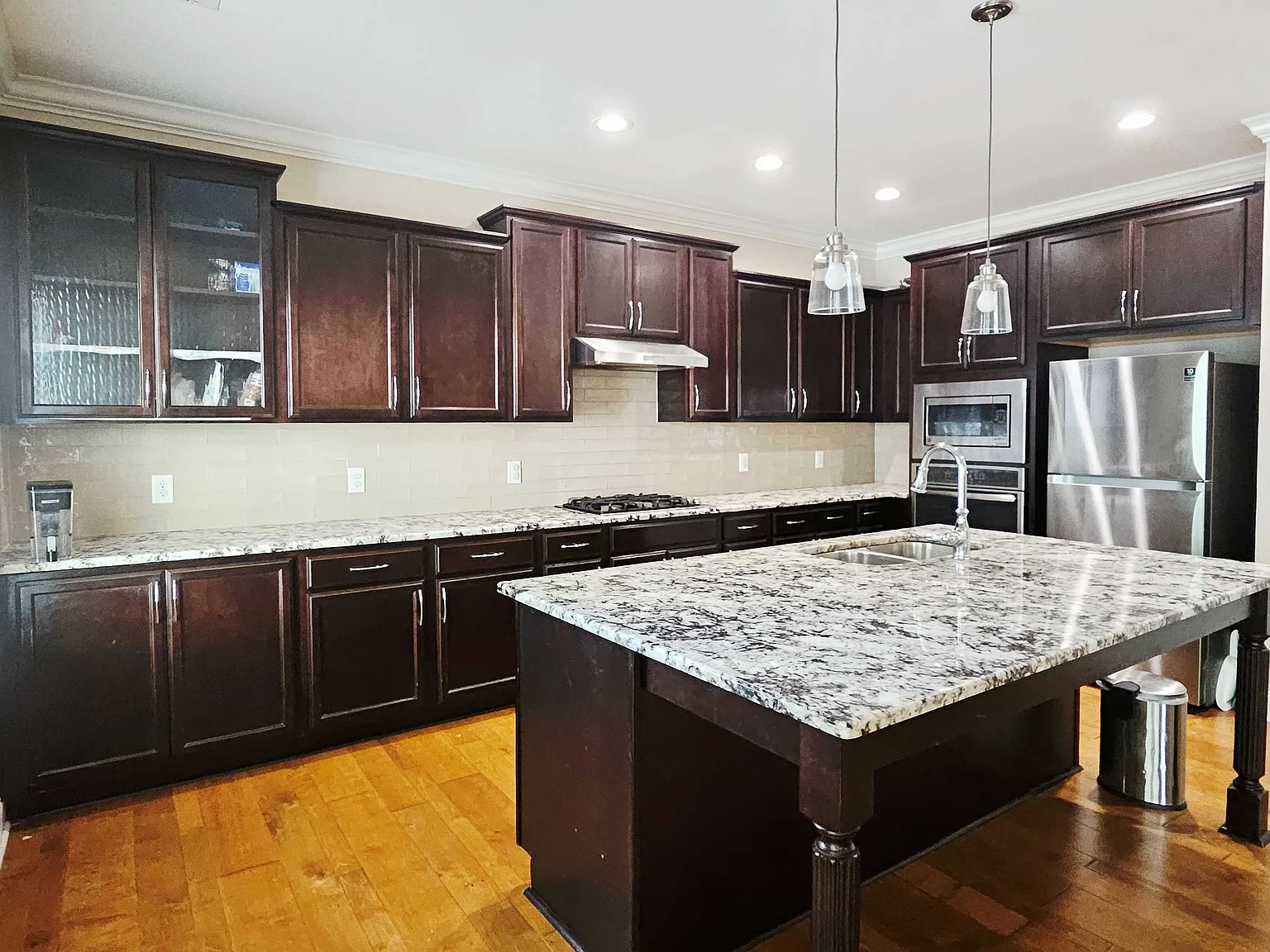 5 bed, 3.5 bath, 3531 sqft, $2,990 — Photo 4