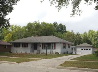 693 W Division St, Fond Du Lac, WI 54935