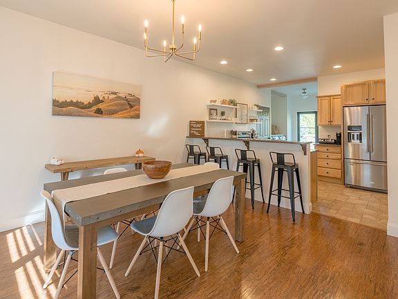 4th image of 180 Cedar Wood Cir