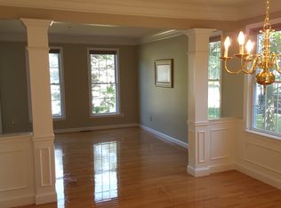 140 Palomino Dr, North Andover, MA 01845