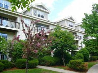 7 Hildred Dr, Burlington, VT 05401