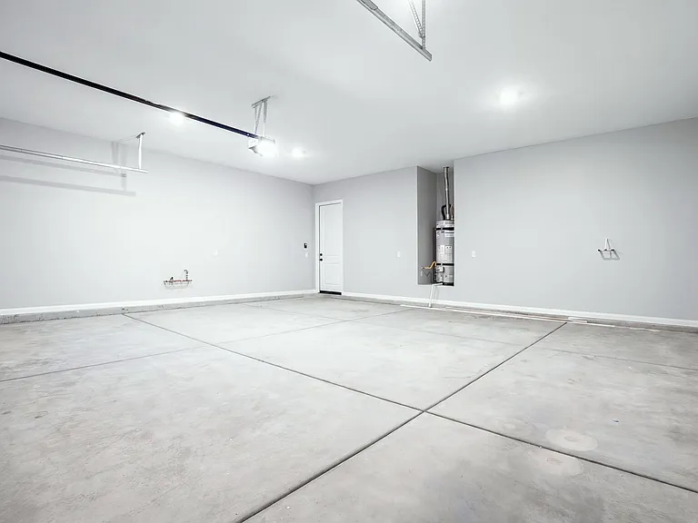 6323 Zephyr Ct — Photo 28
