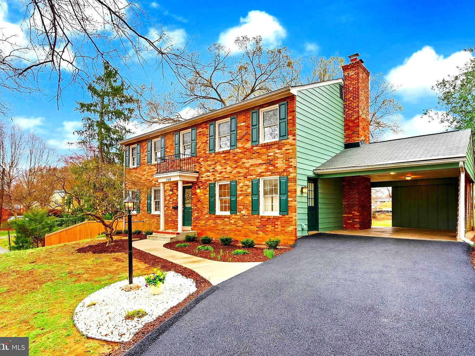 5 bed, 3.5 bath, 3360 sqft, $5,800 — Photo 3