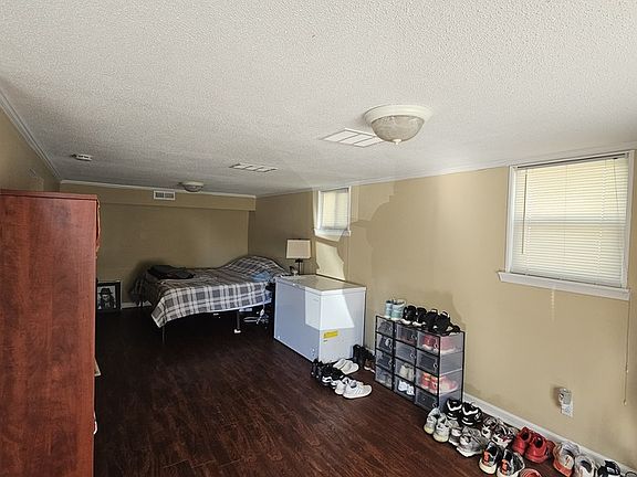3rd image of 9428 Bluejacket St