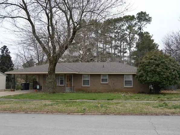 1215 Dana St, Jonesboro, AR 72401