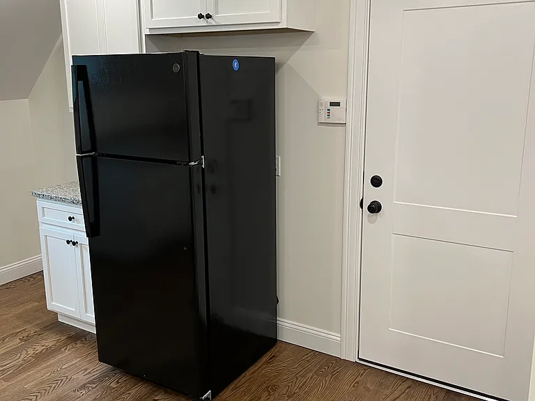 470 Howard Ave #3 — Photo 8