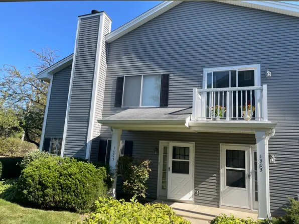 1305 Barclay Ln, Deerfield, IL 60015