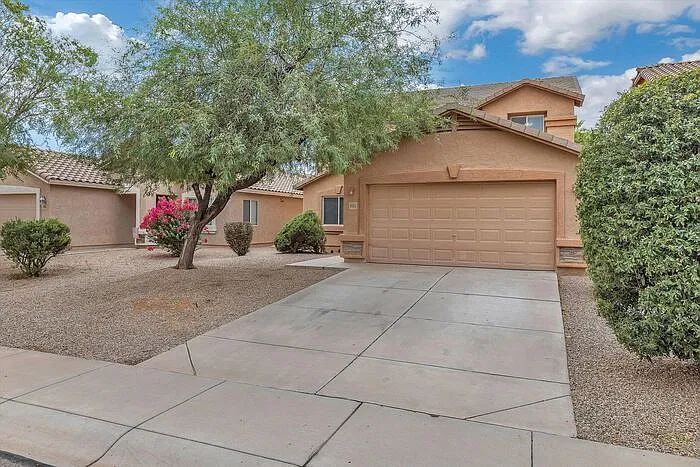4 bed, 3.0 bath, 2424 sqft, $1,745 — Photo 3