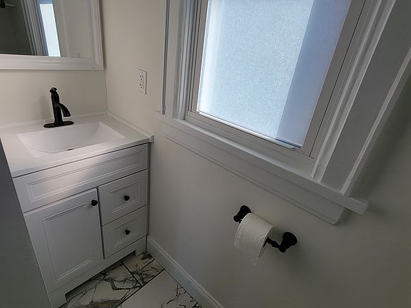 4th image of 1107 Elwood St