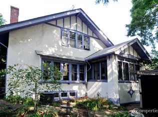 7060 N Ridge Blvd, Chicago, IL 60645