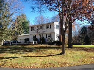 24 Oakridge Rd, Holliston, MA 01746