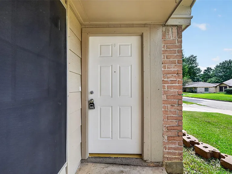2403 Autumn Springs Ln — Photo 4