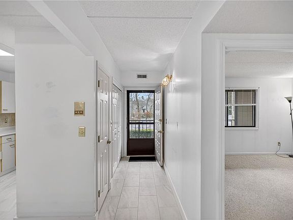 5th image of 650 E Greenwich Ave APT 5-110