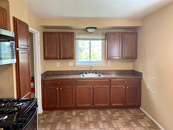 2nd image of 29116 Shirley Ave